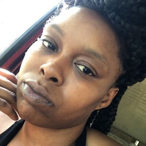 Meet your Posher, Leonika